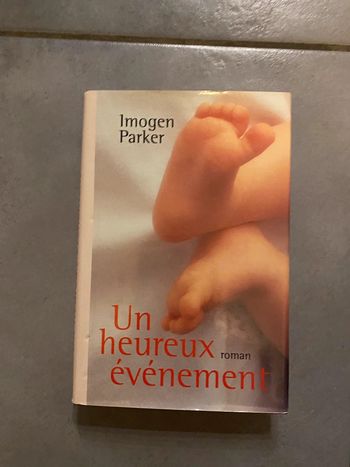 Roman un heureux événement