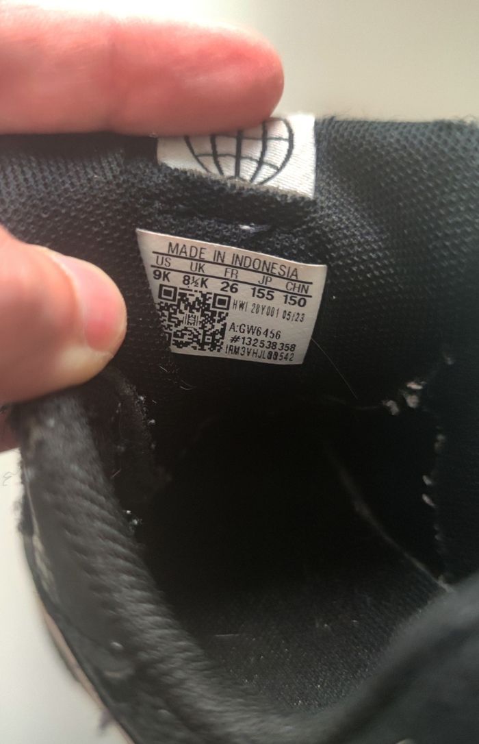 Basket Adidas cuir pointure 26 - photo numéro 4