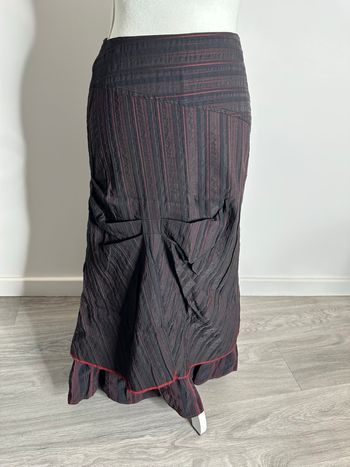 Jupe à rayures asymétrique noire et rouge bordeaux cyberpunk Renatto Bene Vintage T34/36 XS/S