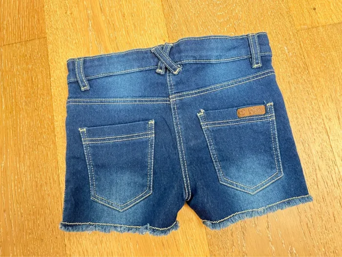 Short losan 7 ans comme neuf - photo numéro 2