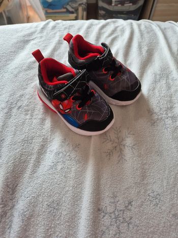 Baskets spiderman taille 20/21