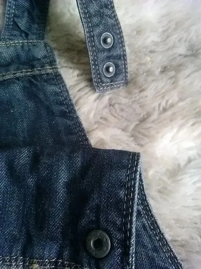 Robe salopette en jean 4ans - Kiabi-2 vêtements achetés le 3ème offert - photo numéro 10