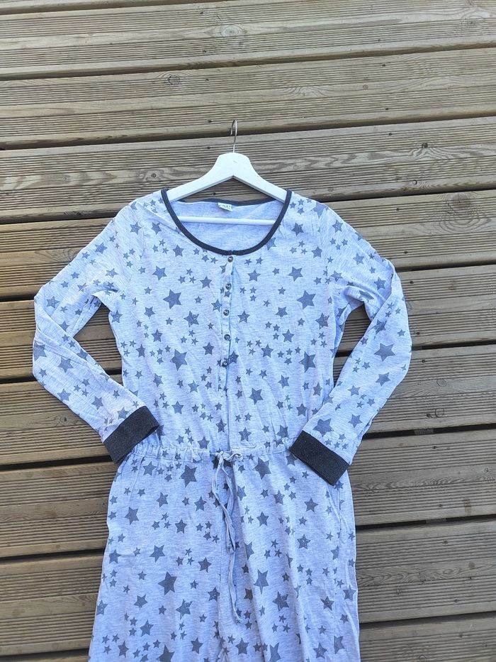 Combinaison Pyjama Femme gris à étoiles  – Taille 42/44 – Très bon état - photo numéro 5