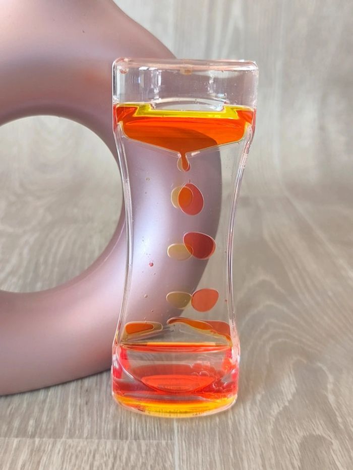 Sablier à huile apaisant orange et jaune - photo numéro 2