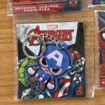 1 porte-clé capitaine america