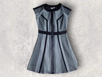 Robe patineuse "Jus d'orange" à zip noir et blanc taille 1