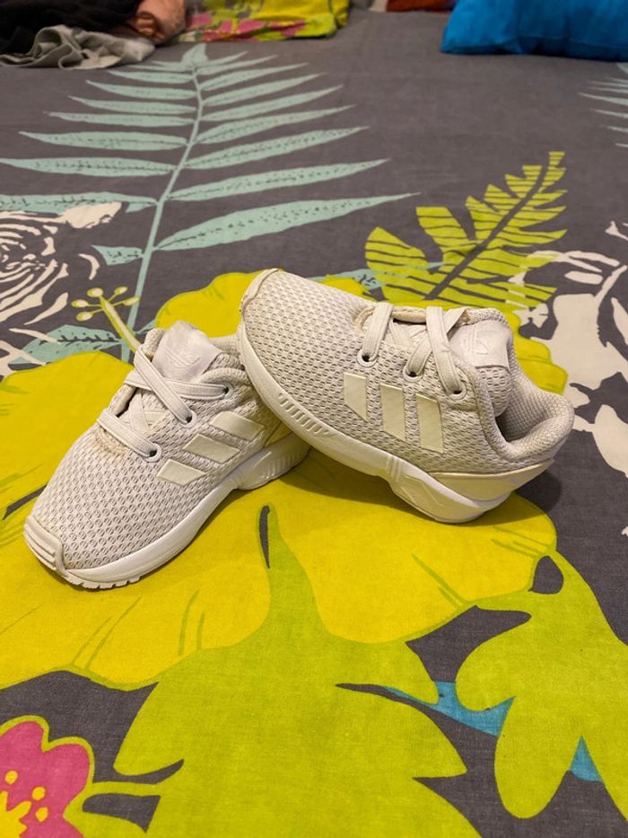 Adidas : Basket mixte taille 20 - photo numéro 2