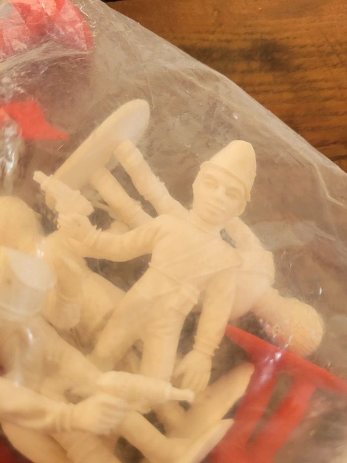 Vends lot de 12 thunderbirds vintage comansi dans leur emballage - photo numéro 5