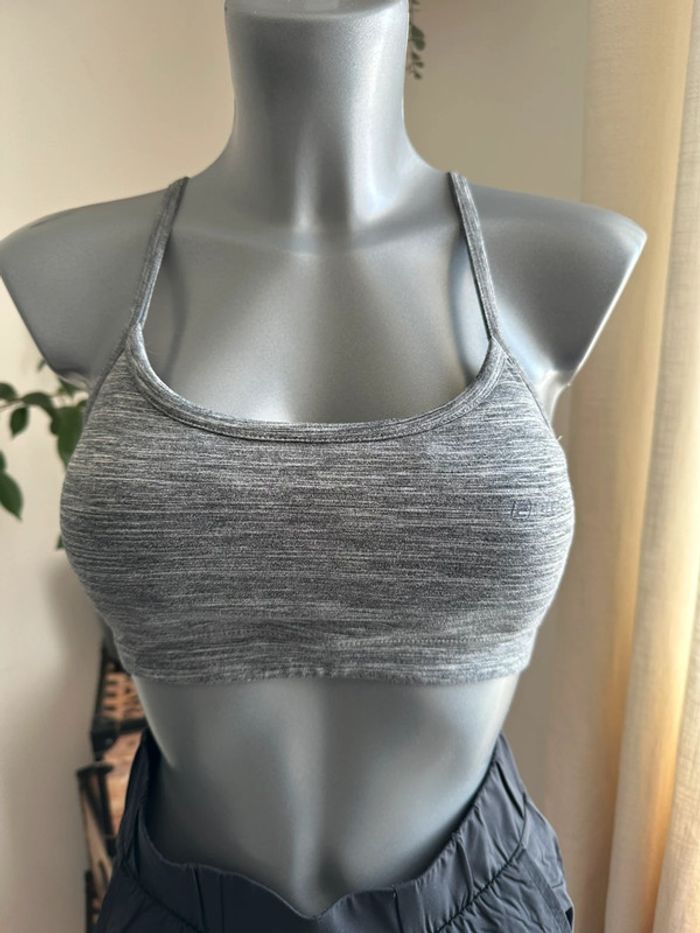 Brassière grise - photo numéro 2