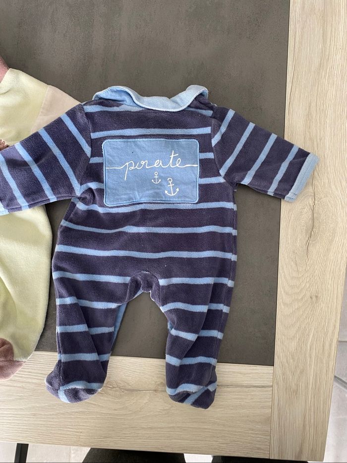 3 pyjamas taille naissance - photo numéro 5