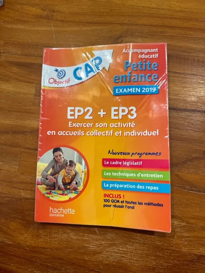 Livre CAP, petite enfance EP2 + EP3