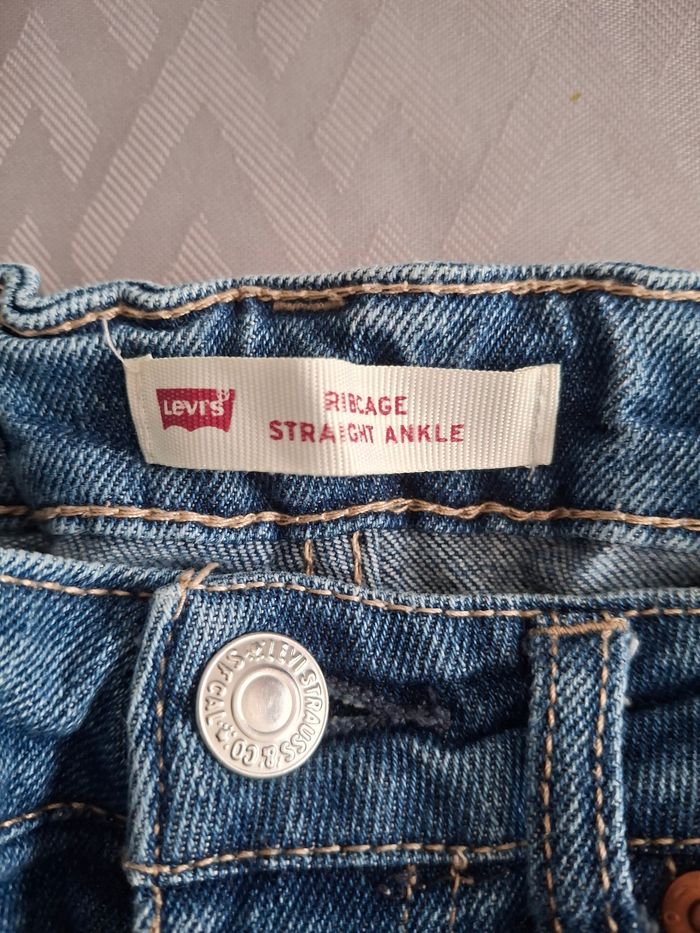 Jean Levi's - photo numéro 4