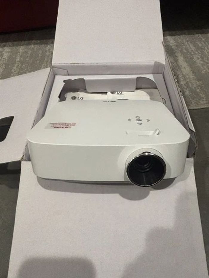 Projecteur home cinéma lG - photo numéro 9