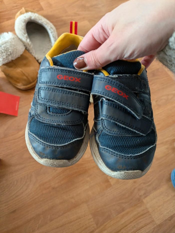 Lot de baskets en cuir a scratch - photo numéro 2