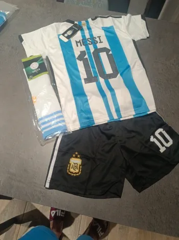 Tenue foot Léo Messi argentine. T 22