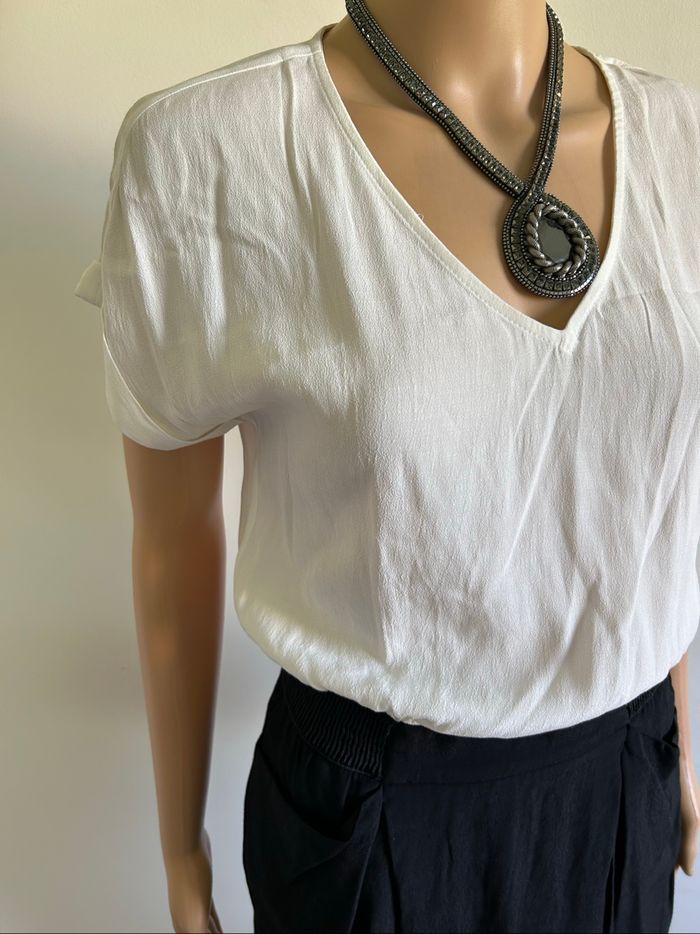 Robe noire et blanche neuve Naf Naf taille 36 (valeur 50€) - photo numéro 4