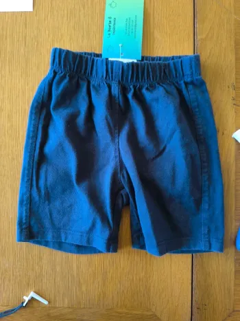 308501 short bleu marine garçon 18 mois sans marque