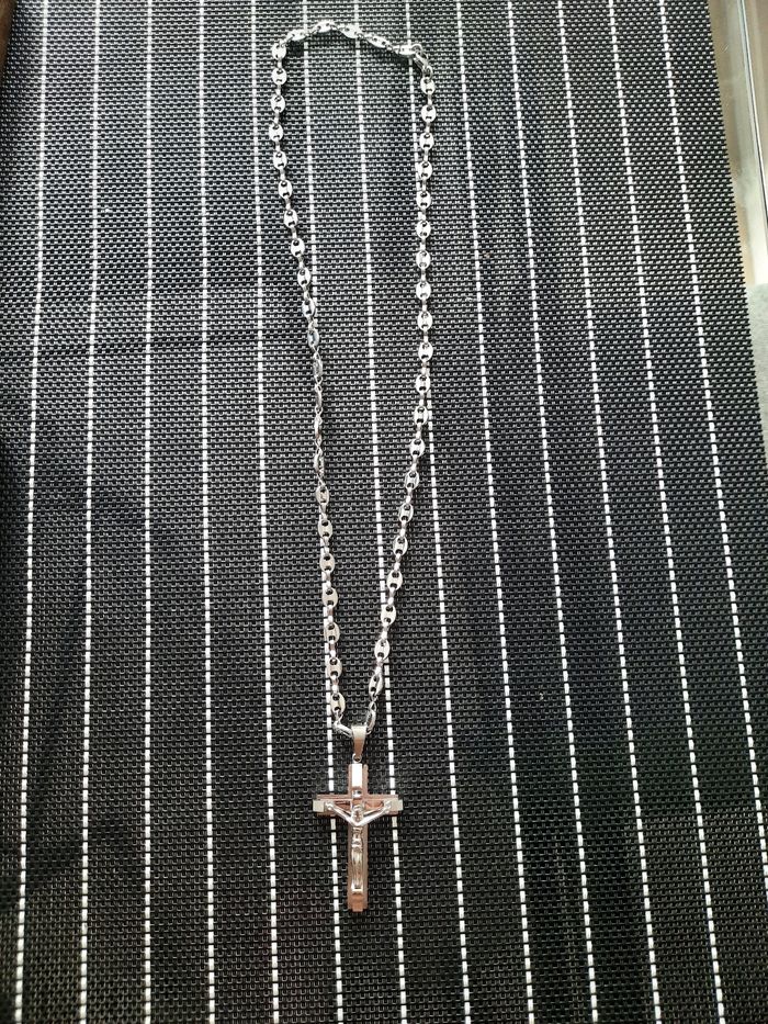 Collier avec pendentif - photo numéro 2