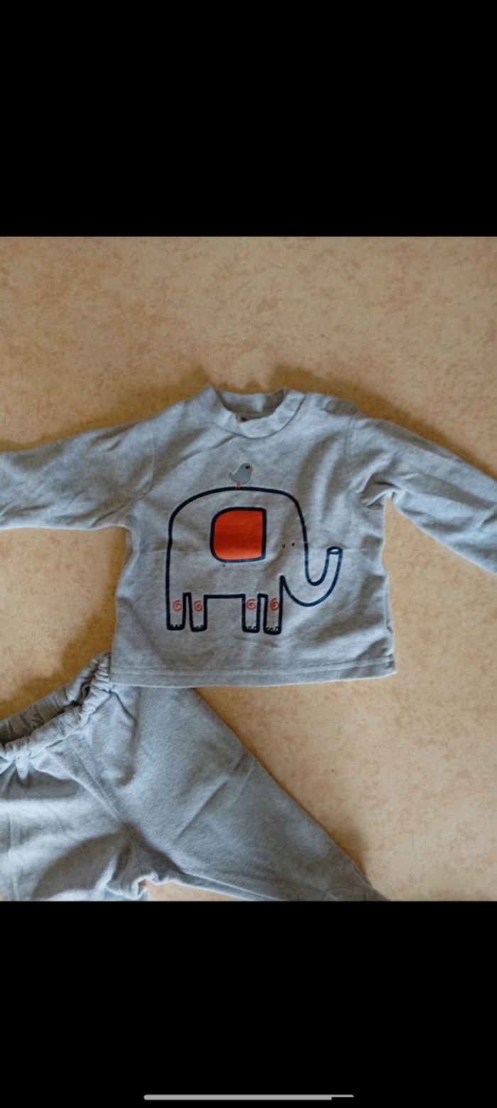 Pyjama 2 pièces taille 6 mois - photo numéro 3