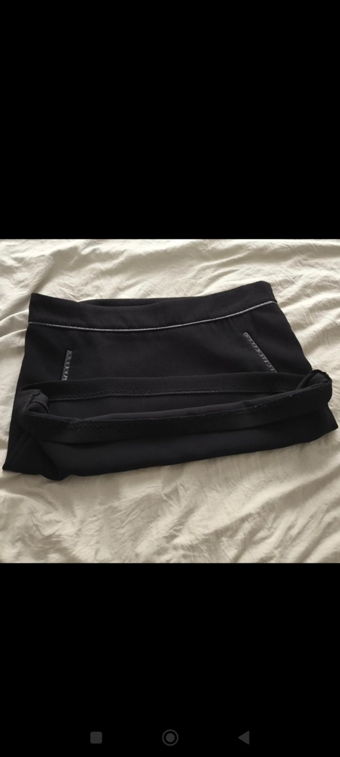 Jupe noire - photo numéro 4