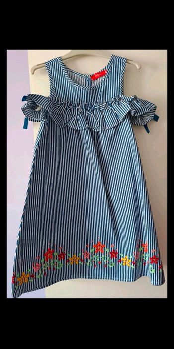 Robe à rayures et fleurs colorées en 6 ans
