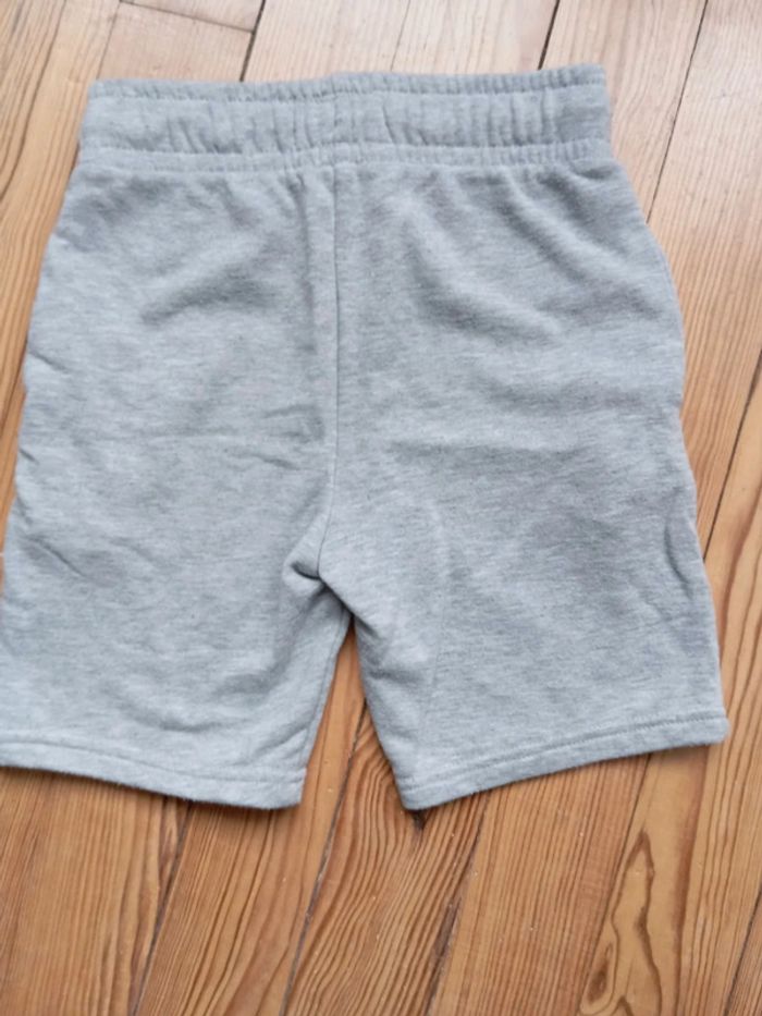 Short 8 ans - photo numéro 3