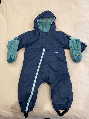 Combinaison de ski, après ski, moufles et autres vêtements