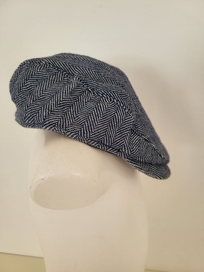 Béret rayé bleu et blanc