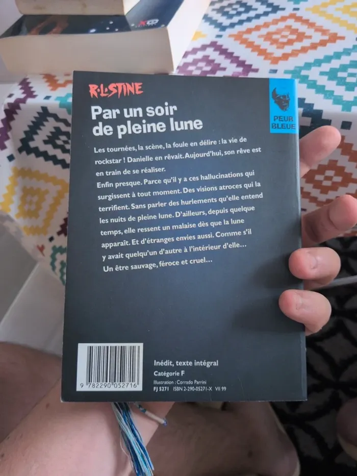 Livre par un soir de pleine lune - photo numéro 2