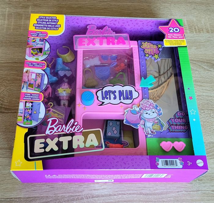 Neuf Barbie Let's play : miroir interactif + 20 accessoires - photo numéro 3