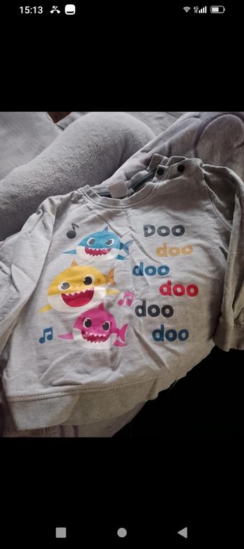 Sweat shirt baby shark 