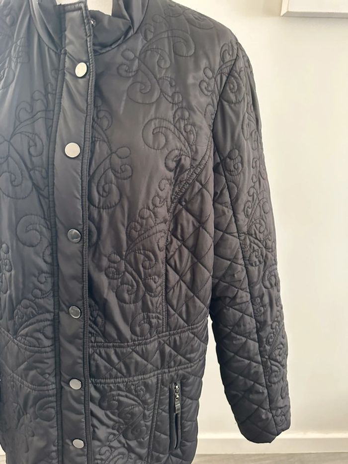 Veste matelassée noire broderies fleurs Anne Weybrun Vintage T44/46 2XL/3XL - photo numéro 3