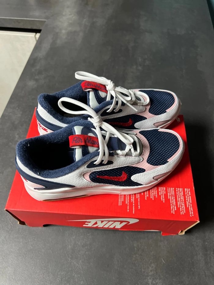 Basket Nike taille 37.5 - photo numéro 4