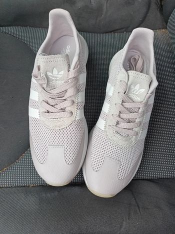 Basket adidas taille 44