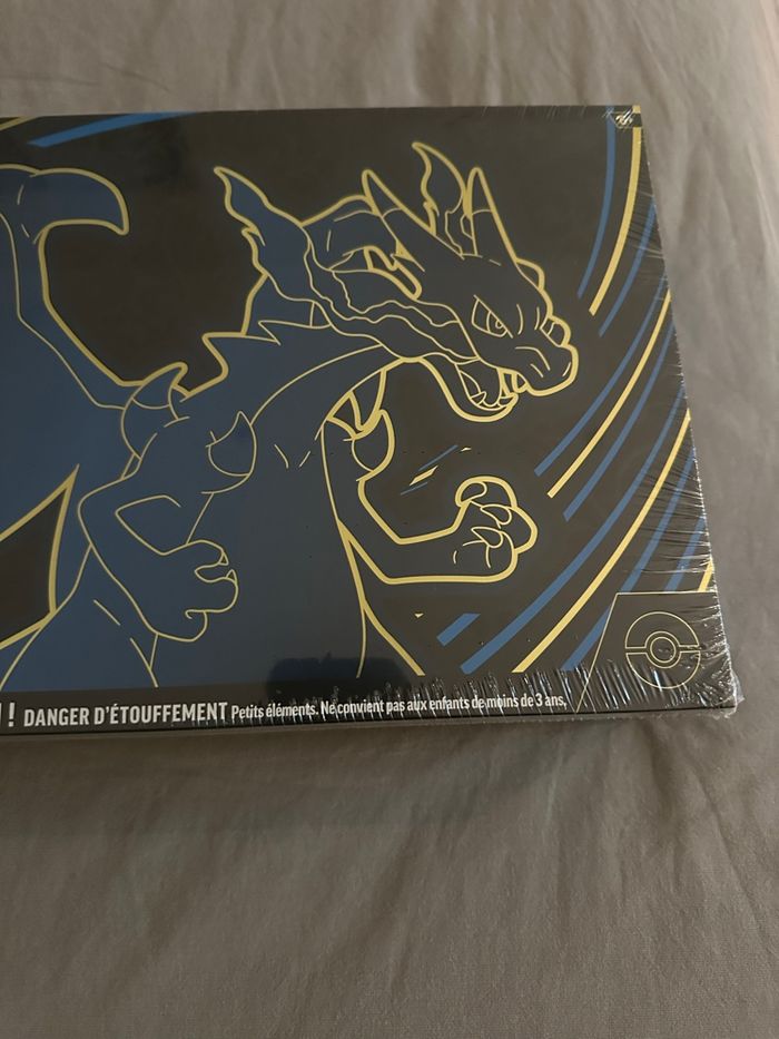 Coffret Pokemon Ultra Premium UPC ME02 Flammes Fantasmagoriques Méga Dracaufeu X ex - photo numéro 2