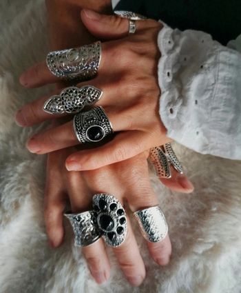 A42 lot de 8 bagues bohème rétro gothic diverses taille.neuves