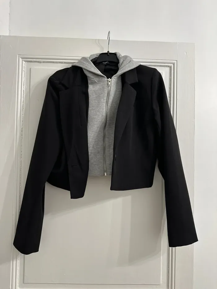 Blazer court à capuche
