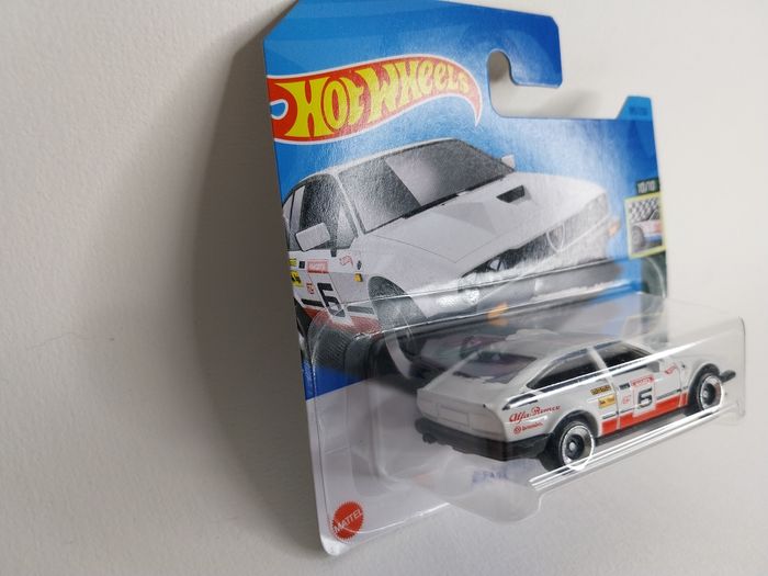Hot Wheels Alfa Roméo GTV6 3.0 2023 - photo numéro 4