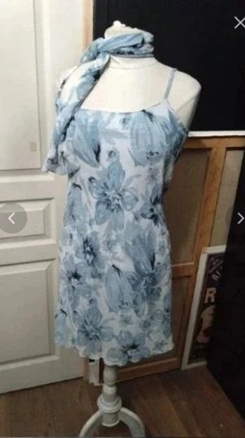 Robe été t 38 avec foulard