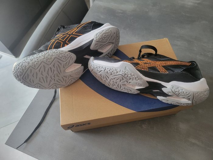 Basket Oasics T.35,5 - photo numéro 3