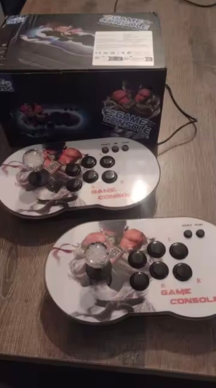 Console de jeux Rétro avec jeux intégrés,hdmi avec 2 manettes arcade 2 joueurs led stick et boutons analogique - photo numéro 2