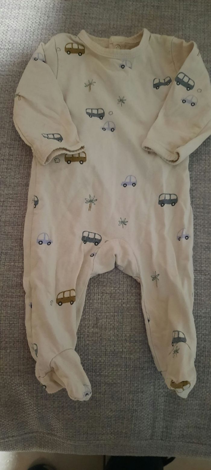 Vêtements bébé  1 mois - photo numéro 2
