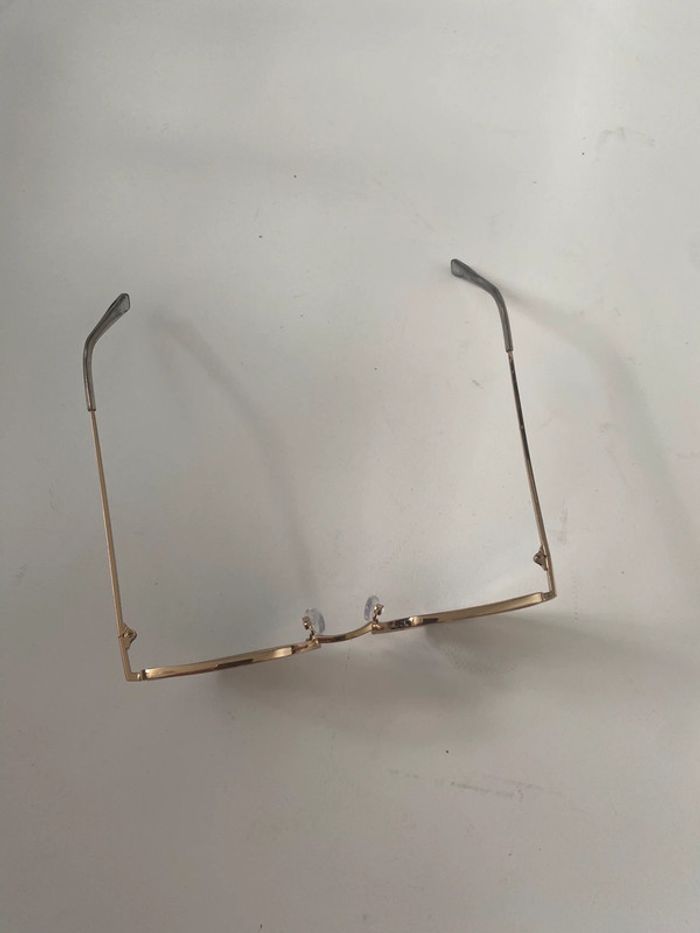 Jolie paire de lunettes • 👓 - photo numéro 2