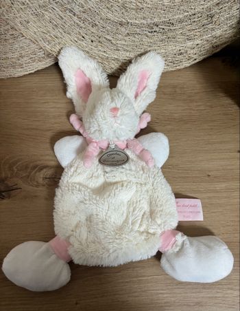 Doudou plat lapin les bonbons blanc rose mon tout petit doudou et compagnie