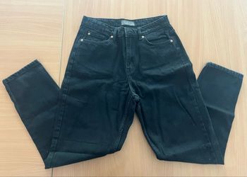 jean noir coupe droite