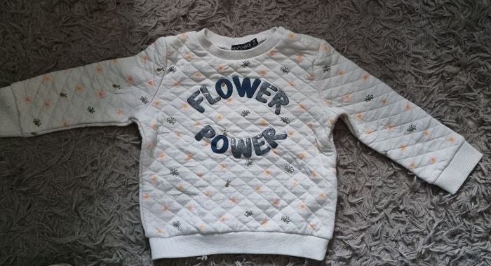 Sweat blanc cassé motifs fleurs 92cm