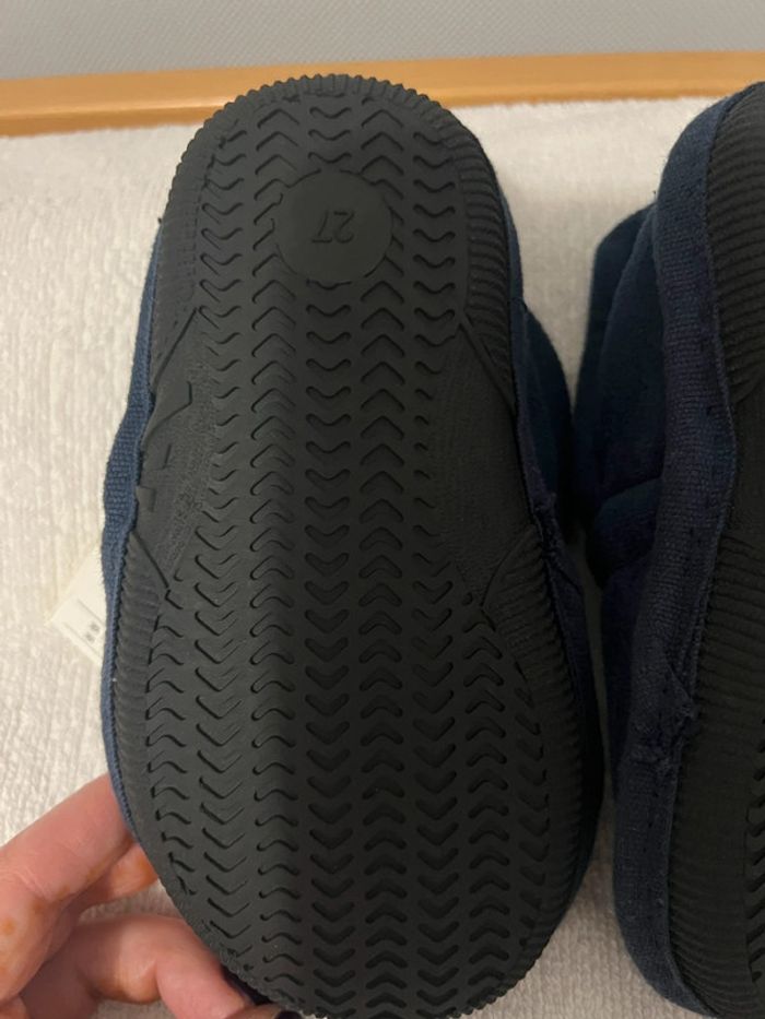 Chaussons enfant bleu neuf - photo numéro 3