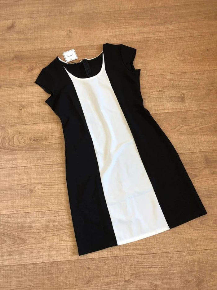 Robe noire et blanche neuve à manches courtes Black Lab taille S - photo numéro 10