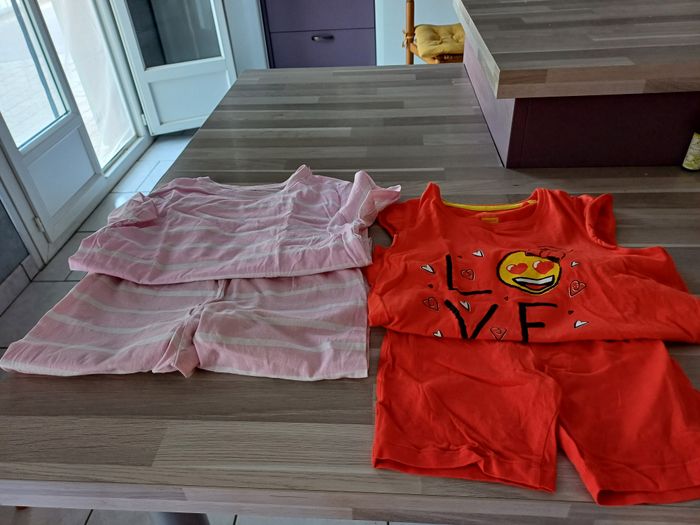 2 pyjamas 2 pièces pour filles Taille 7/8 ans - photo numéro 2