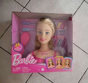 Tête à coiffée barbie